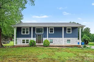 2310 24th Ave NE, Hickory, NC 28601 - Photo 1