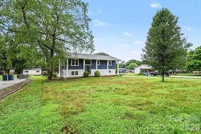 2310 24th Avenue NE, Hickory, NC 28601 - Photo 3
