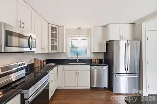 4712 Fairheath Rd, Charlotte, NC 28210 - Photo 11