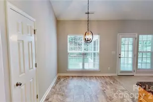 8321 Suttonview Dr, Charlotte, NC 28269 - Photo 13