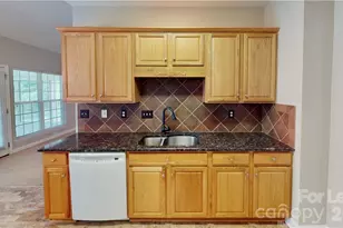 8321 Suttonview Dr, Charlotte, NC 28269 - Photo 11