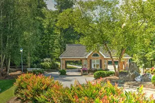77 Carriage W Dr, Hendersonville, NC 28791 - Photo 41