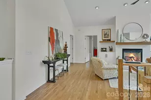 77 Carriage W Dr, Hendersonville, NC 28791 - Photo 5