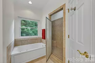 77 Carriage W Dr, Hendersonville, NC 28791 - Photo 21