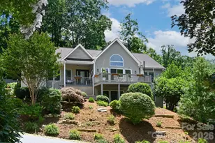 77 Carriage W Dr, Hendersonville, NC 28791 - Photo 1