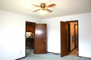 1647 Woodridge Cir, Hickory, NC 28602 - Photo 19