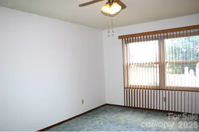 1647 Woodridge Circle, Hickory, NC 28602 - Photo 17