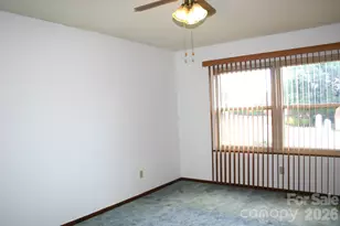 1647 Woodridge Cir, Hickory, NC 28602 - Photo 17