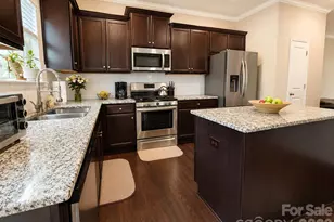 7129 Branch Fork Rd, Charlotte, NC 28215 - Photo 11