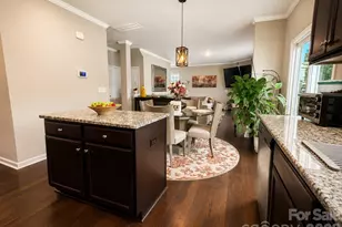 7129 Branch Fork Rd, Charlotte, NC 28215 - Photo 9