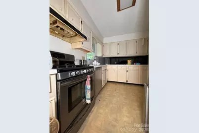 118 Brightwater Heights Drive, Hendersonville, NC 28791 - Photo 7