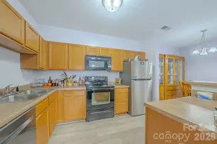 291 Brickton Village Cir, Fletcher, NC 28732 - Photo 5