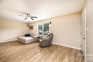 525 12th Street SW, Hickory, NC 28602 - Photo 7