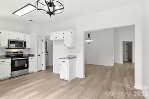 9713 Pernell Ln, Charlotte, NC 28213 - Photo 13