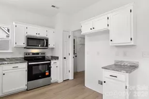 9713 Pernell Ln, Charlotte, NC 28213 - Photo 15