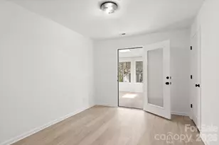 9713 Pernell Ln, Charlotte, NC 28213 - Photo 21