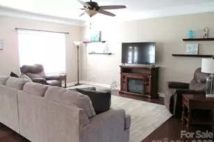 10234 Lakeshore Dr, Lancaster, SC 29720 - Photo 11