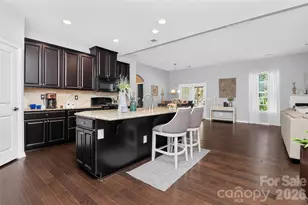 12823 Plumleaf Dr, Charlotte, NC 28213 - Photo 7