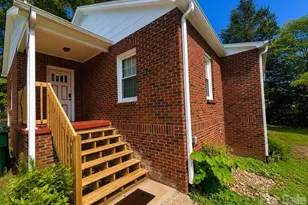 112 3rd St NE, Conover, NC 28613 - Photo 3
