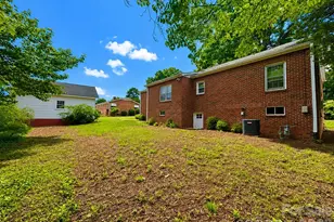 112 3rd St NE, Conover, NC 28613 - Photo 5
