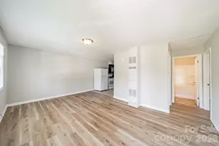 402 E Webb St, Dallas, NC 28034 - Photo 9