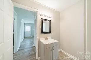 402 E Webb St, Dallas, NC 28034 - Photo 19