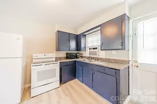 402 E Webb St, Dallas, NC 28034 - Photo 15