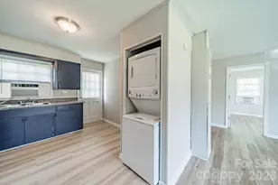 402 E Webb St, Dallas, NC 28034 - Photo 13