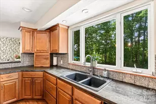 216 Dundeve Cir, Hendersonville, NC 28792 - Photo 13