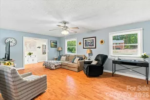 216 Dundeve Cir, Hendersonville, NC 28792 - Photo 5
