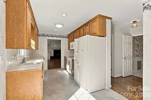 233 Nottingham Circle, Statesville, NC 28625 - Photo 9