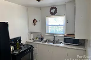 600 W Cama St, Charlotte, NC 28217 - Photo 17