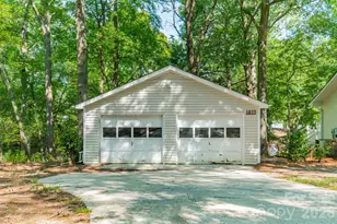 1077 E Shore Dr, Lancaster, SC 29720 - Photo 3