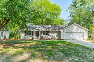 1077 E Shore Dr, Lancaster, SC 29720 - Photo 1