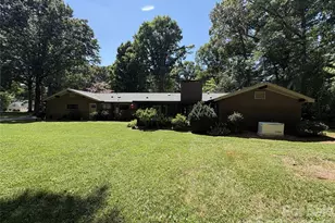 107 Augusta Dr, Statesville, NC 28625 - Photo 5
