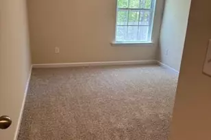6049 Guildford Hill Ln, Charlotte, NC 28215 - Photo 5