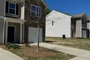 6049 Guildford Hill Ln, Charlotte, NC 28215 - Photo 3