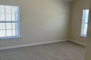 6049 Guildford Hill Ln, Charlotte, NC 28215 - Photo 11