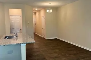 6049 Guildford Hill Ln, Charlotte, NC 28215 - Photo 9