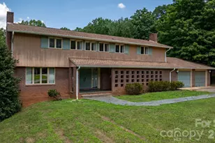 1335 36th Ave Dr NE, Hickory, NC 28601 - Photo 1