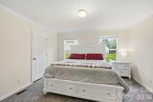 417 Glover St, Hendersonville, NC 28792 - Photo 17