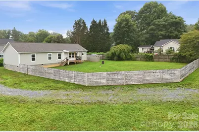 417 Glover Street, Hendersonville, NC 28792 - Photo 3