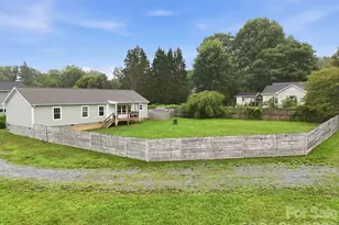 417 Glover St, Hendersonville, NC 28792 - Photo 3