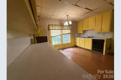 508 Chesterfield Avenue, Lancaster, SC 29720 - Photo 5