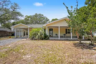 121 NW 1st St, Oak Island, NC 28465 - Photo 5