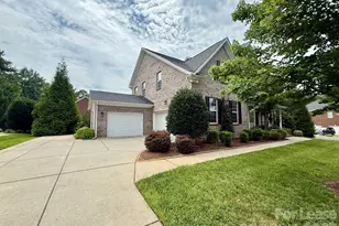 1009 Providence Forest Dr, Matthews, NC 28104 - Photo 3