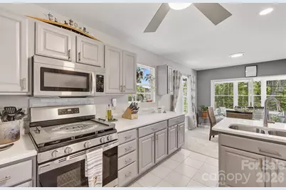 28 Secretariat Drive, Hendersonville, NC 28792 - Photo 3
