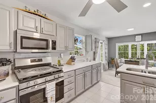 28 Secretariat Dr, Hendersonville, NC 28792 - Photo 3