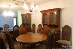 4902 Spring Lake Dr, Charlotte, NC 28212 - Photo 3