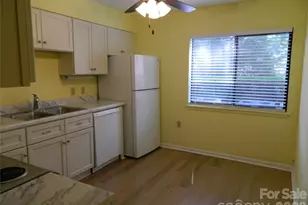 4902 Spring Lake Dr, Charlotte, NC 28212 - Photo 5